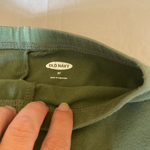 Bundles set of four size 5T and 4-5 Old Navy and Gap leggings. - Picture 4 of 9